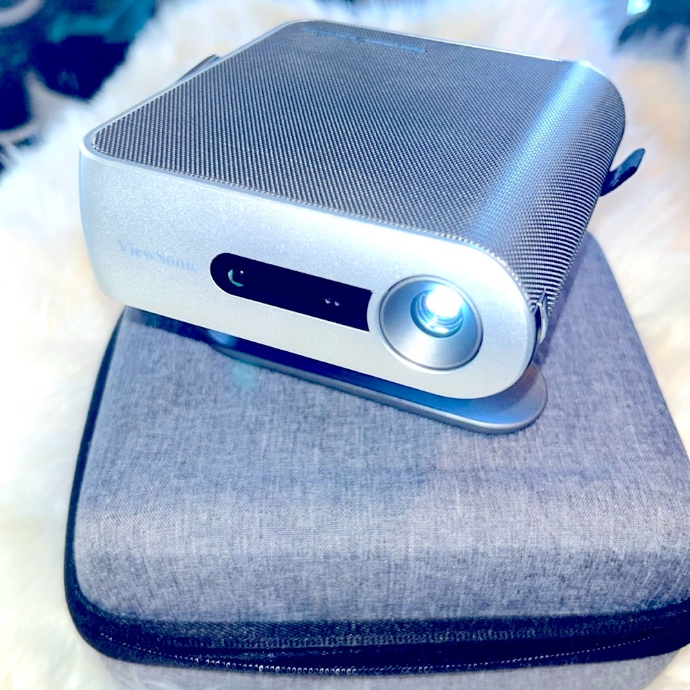 NWOT🎥ViewSonicxHarmon Kardon Portable Projector🎥